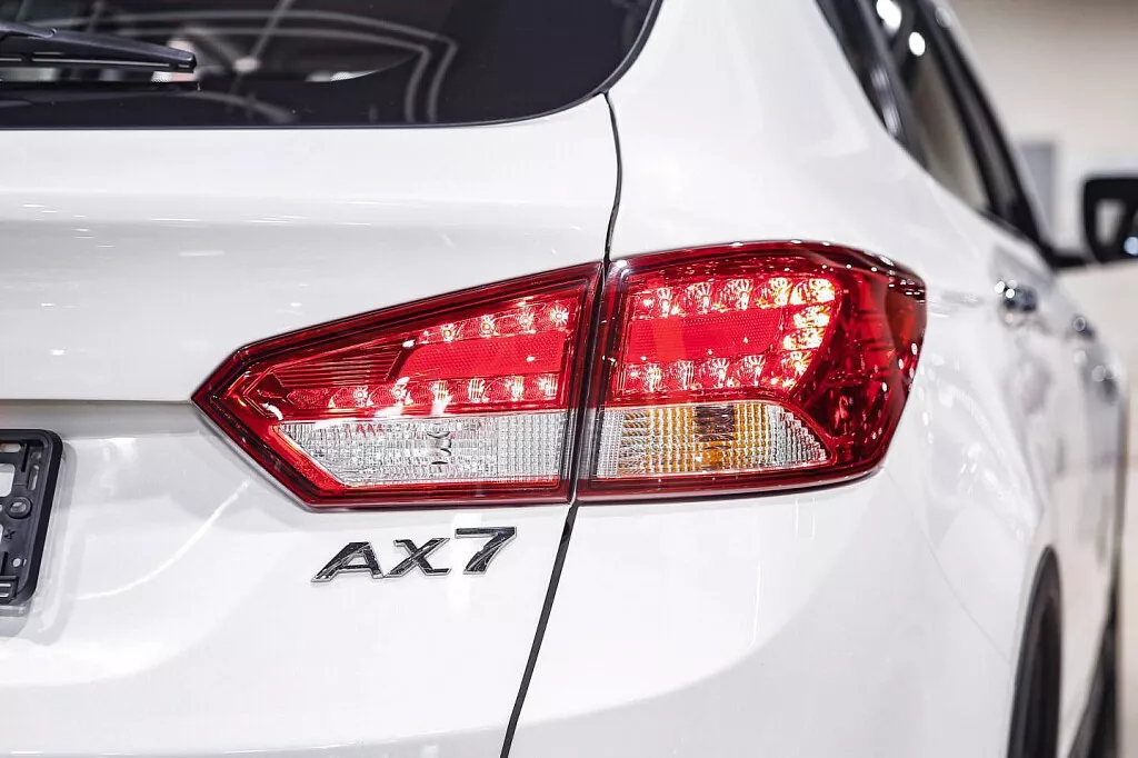 Dongfeng AX7